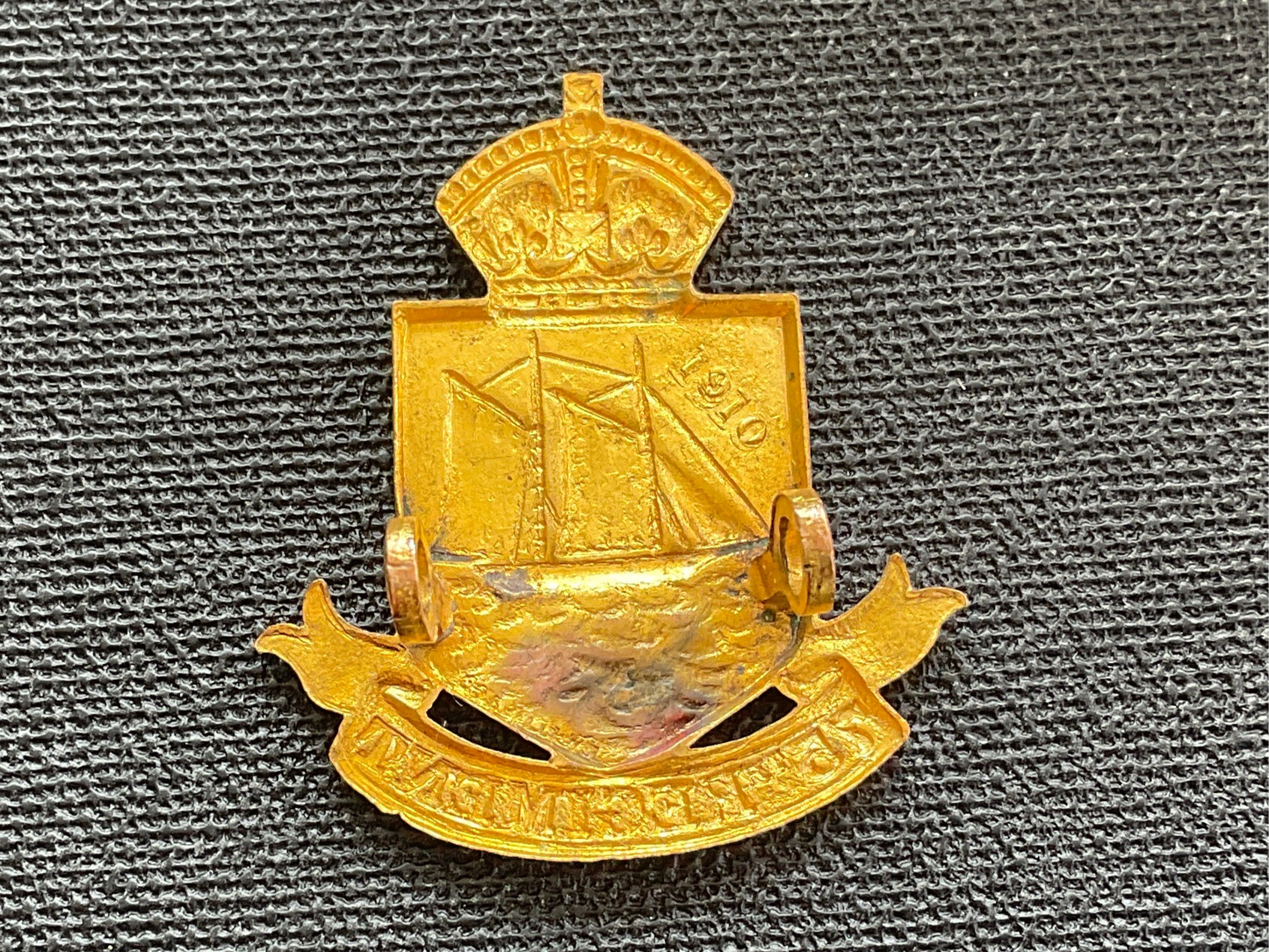 Canadian 75th Lunenburg Regt 1910 issue cap badge.