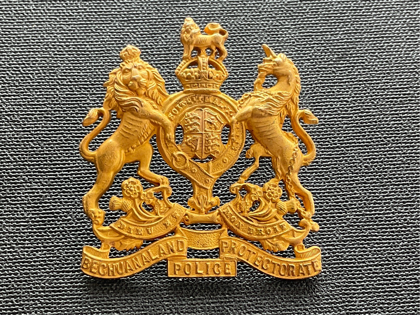 Bechuanaland Protectorate Police, Helmet plate.