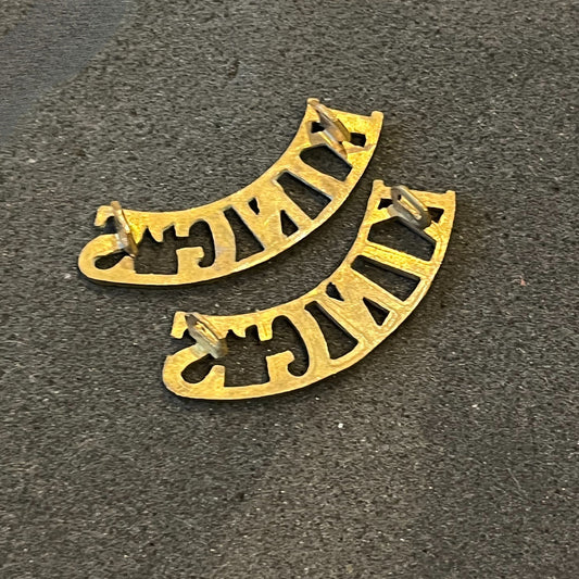 WW1 Kings Brass shoulder titles
