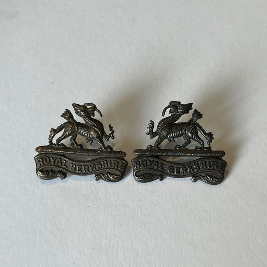 Royal Berkshire Officers collar badges