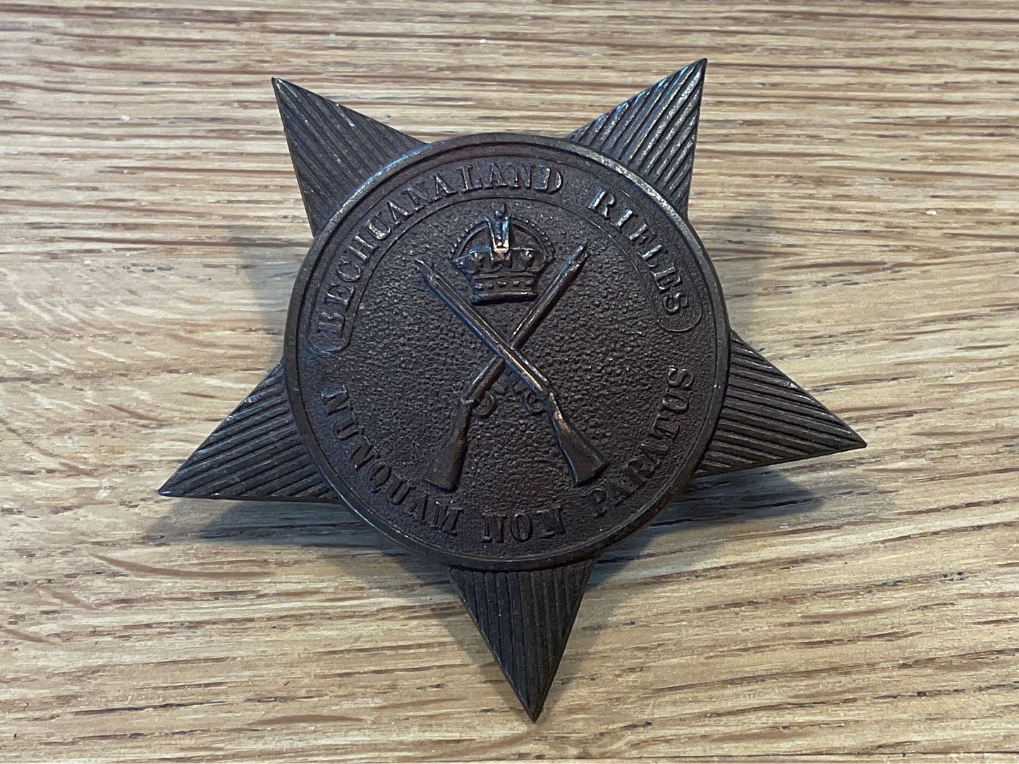 Bechuanaland Rifles Slouch hat badges high quality, 1902-13