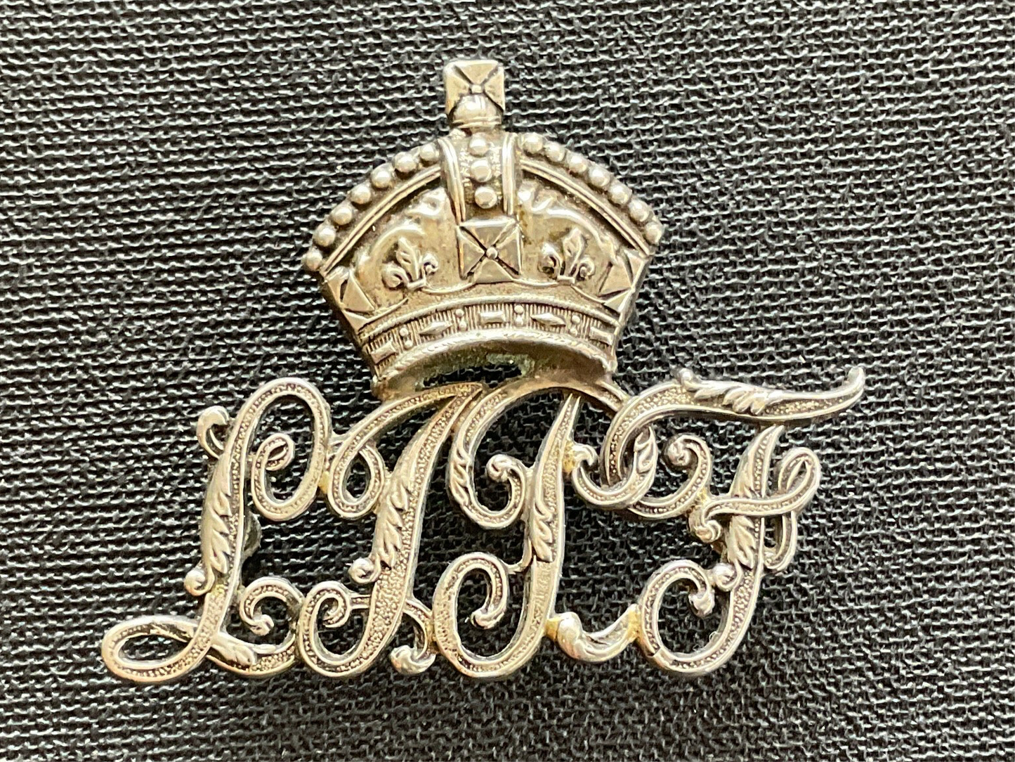 Leward Islands Police Force pouch badge