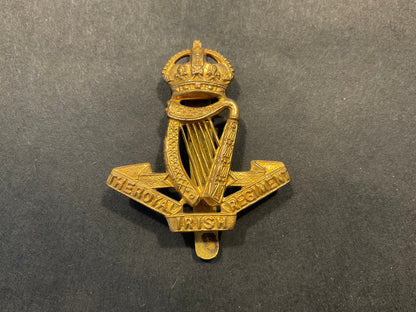 1210 The Royal Irish Regiment 1901-22 cap badge.